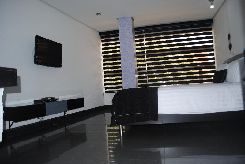 Hotel Merlott 70 Medellín Buitenkant foto