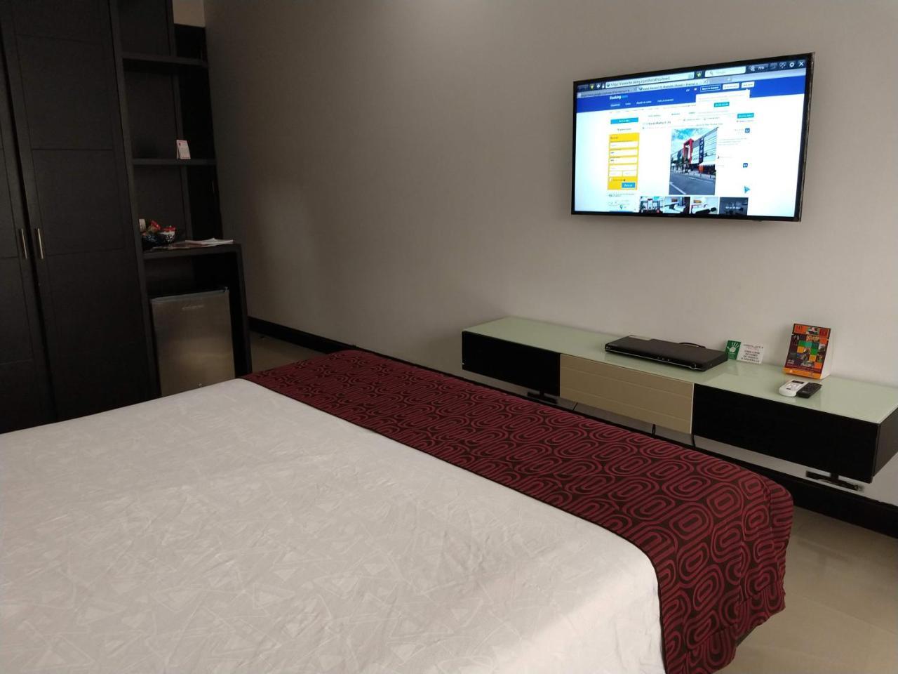 Hotel Merlott 70 Medellín Buitenkant foto
