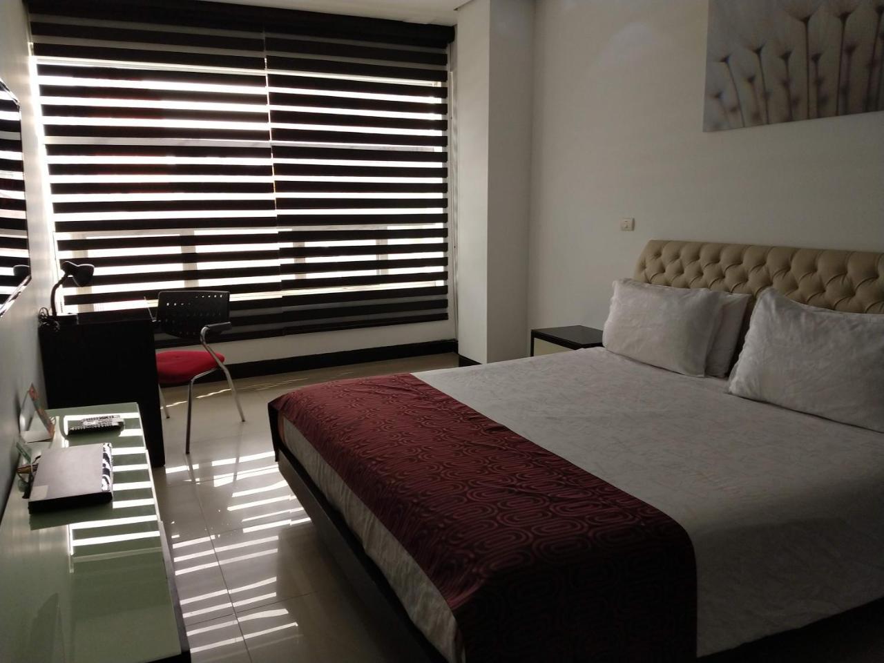 Hotel Merlott 70 Medellín Buitenkant foto