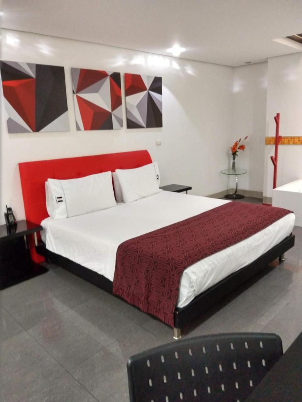 Hotel Merlott 70 Medellín Buitenkant foto